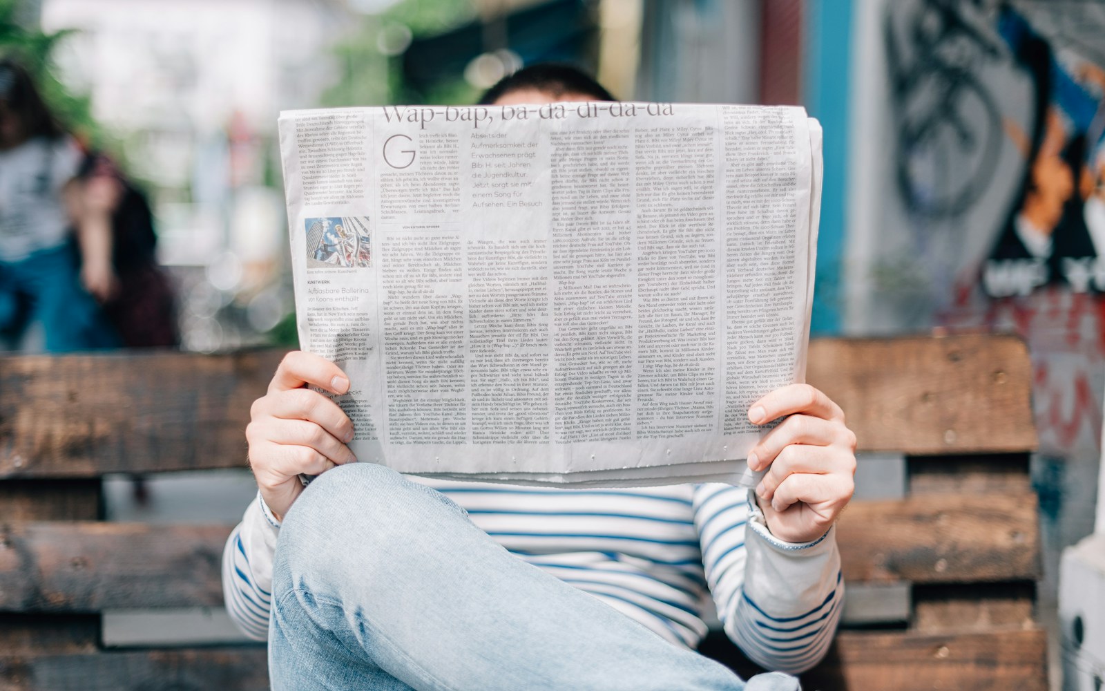 Financial news and media